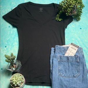 OLD NAVY PLAIN BLACK V-NECK TEE
